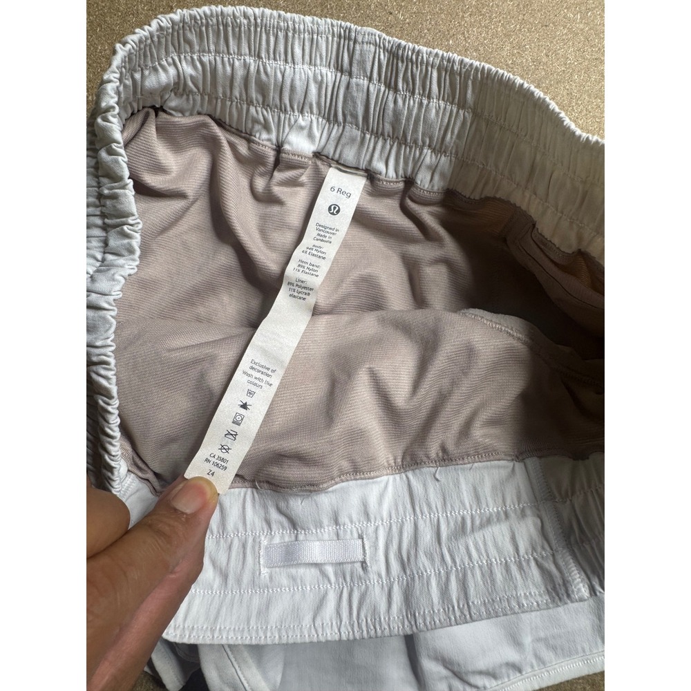 Lululemon Hotty Hot High-Rise Lined Short 4 White Running Training Size 6 Reg - Picture 4 of 6